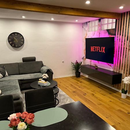 Best Central Apartment - Am Marktplatz - Up To 5 - Next To Frankfurt And Hanau - Coffee And Snacks - Netflix, Prime, Disney Nidderau 外观 照片
