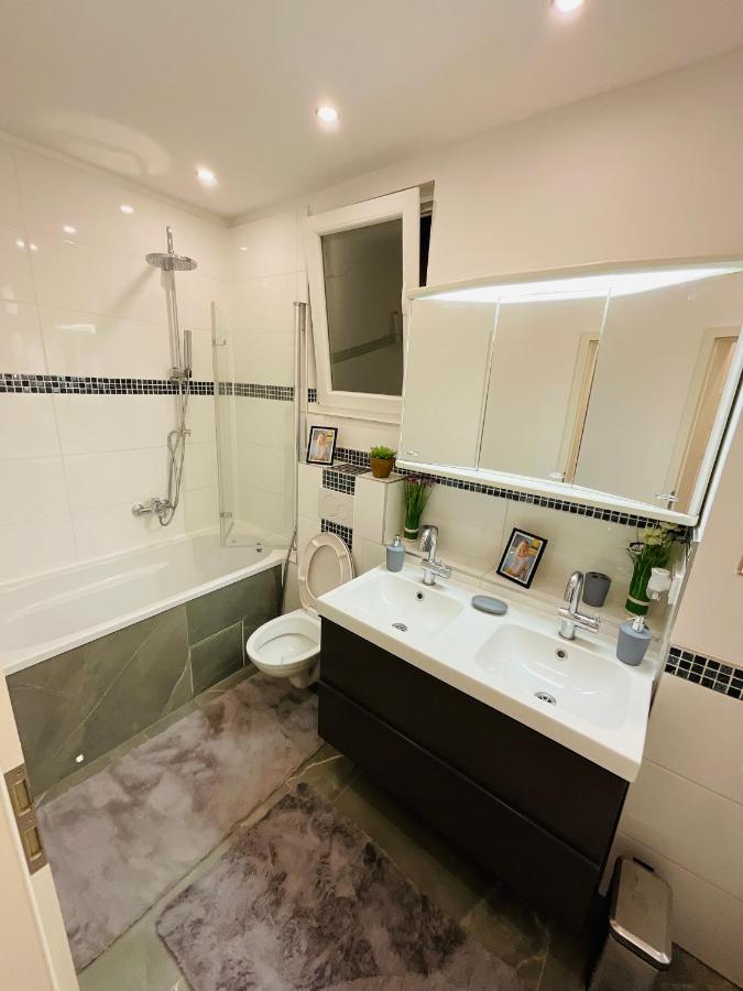 Best Central Apartment - Am Marktplatz - Up To 5 - Next To Frankfurt And Hanau - Coffee And Snacks - Netflix, Prime, Disney Nidderau 外观 照片