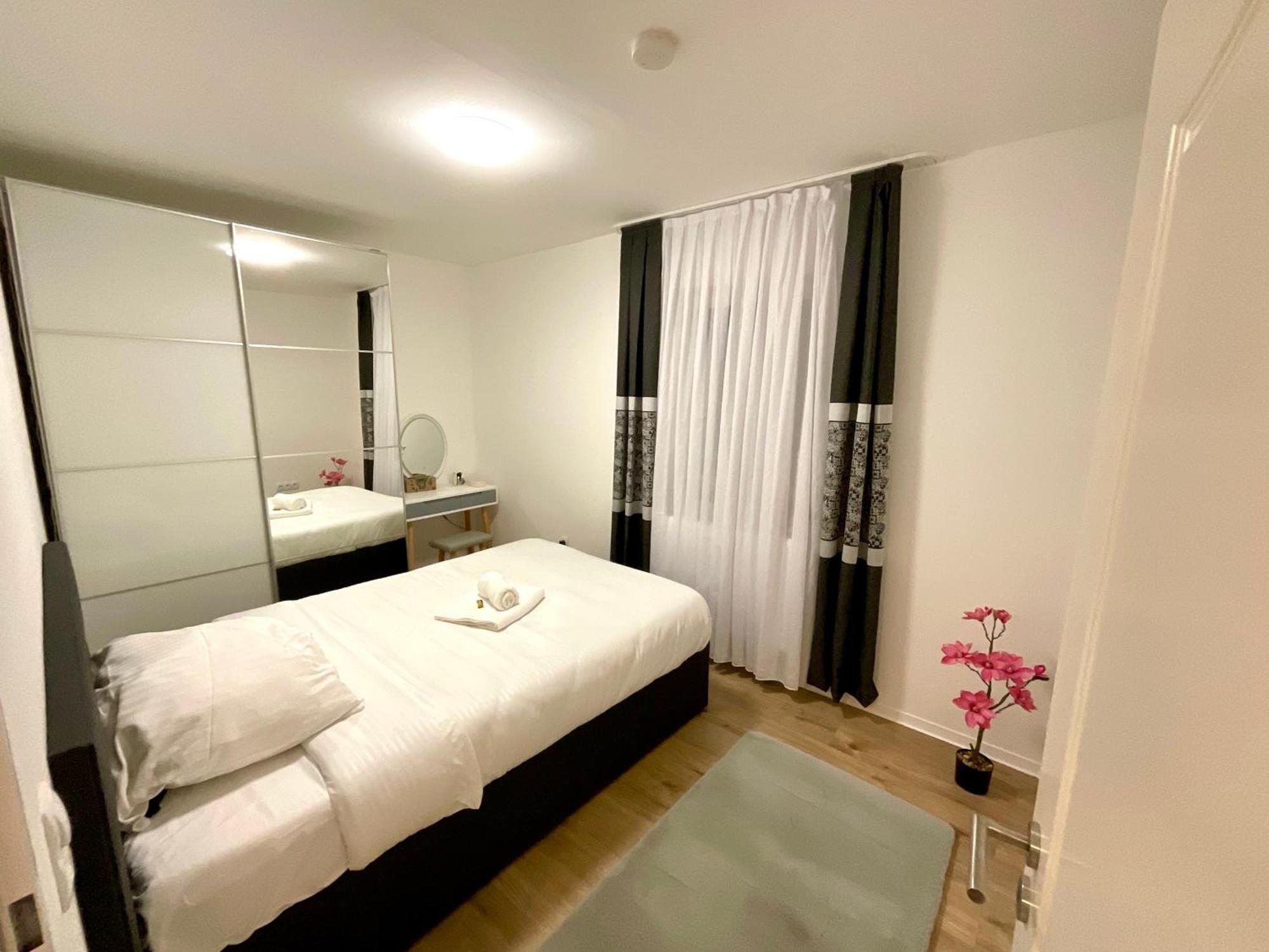 Best Central Apartment - Am Marktplatz - Up To 5 - Next To Frankfurt And Hanau - Coffee And Snacks - Netflix, Prime, Disney Nidderau 外观 照片